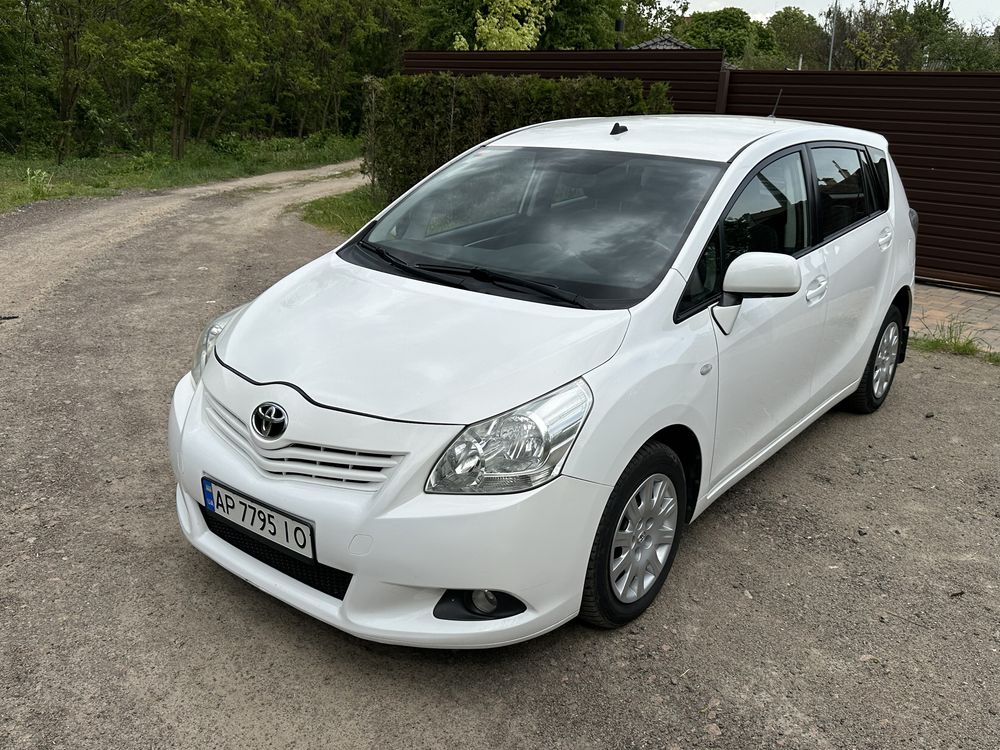 Продам Toyota Verso