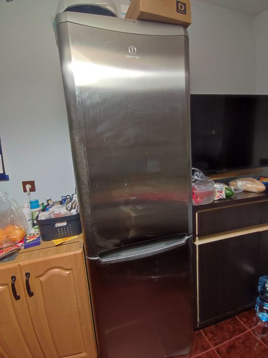 Duża lodówka z zamrażarka