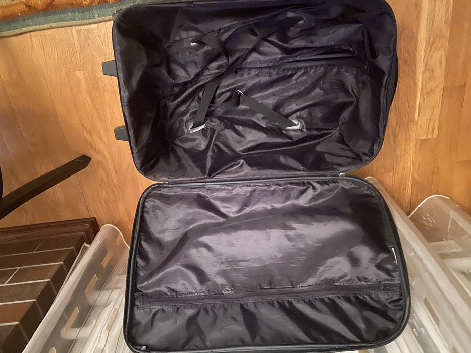 Чемодан дорожный,DELSEY и др.