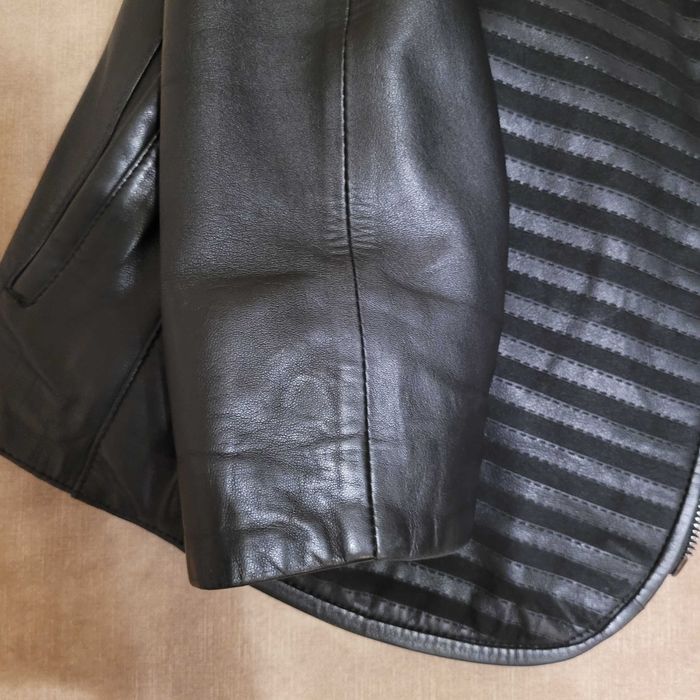 Куртка шкіряна жіноча