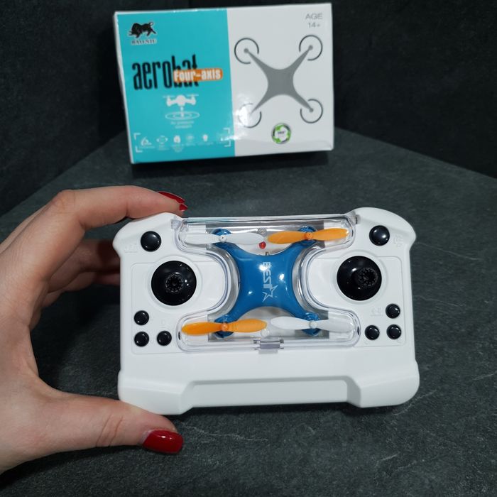 Іграшковий міні-дрон на радіоуправлінні, квадрокоптер, радіокеруванні