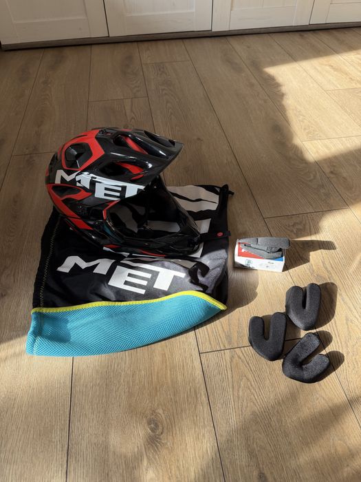 Kask rowerowy MET PARACHUTE rozmiar M