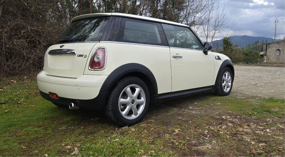 Mini one D 2010 impecavel