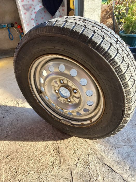Продається зимові колеса автомобіля Мітсубісі Галант 7в хорошому стані