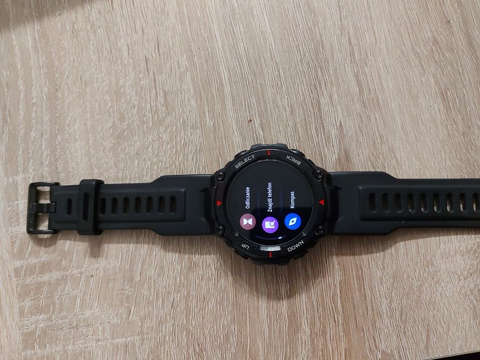 Amazfit T-rex pancerny smartwatch bateria wytrzymuje ponad 3 tyg