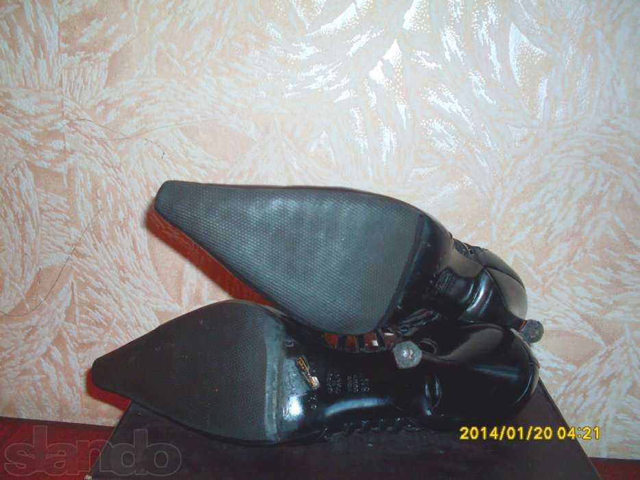 Элегантные фирменный кожаные туфли Casadei 38 размера