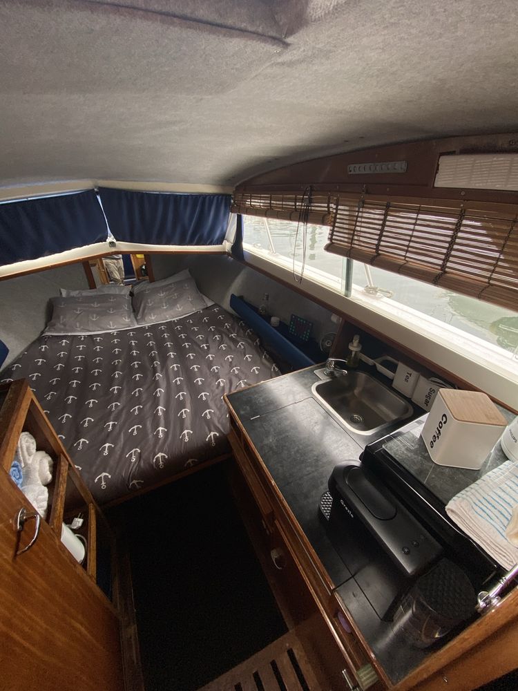 Coronet 24 Cabin luxe