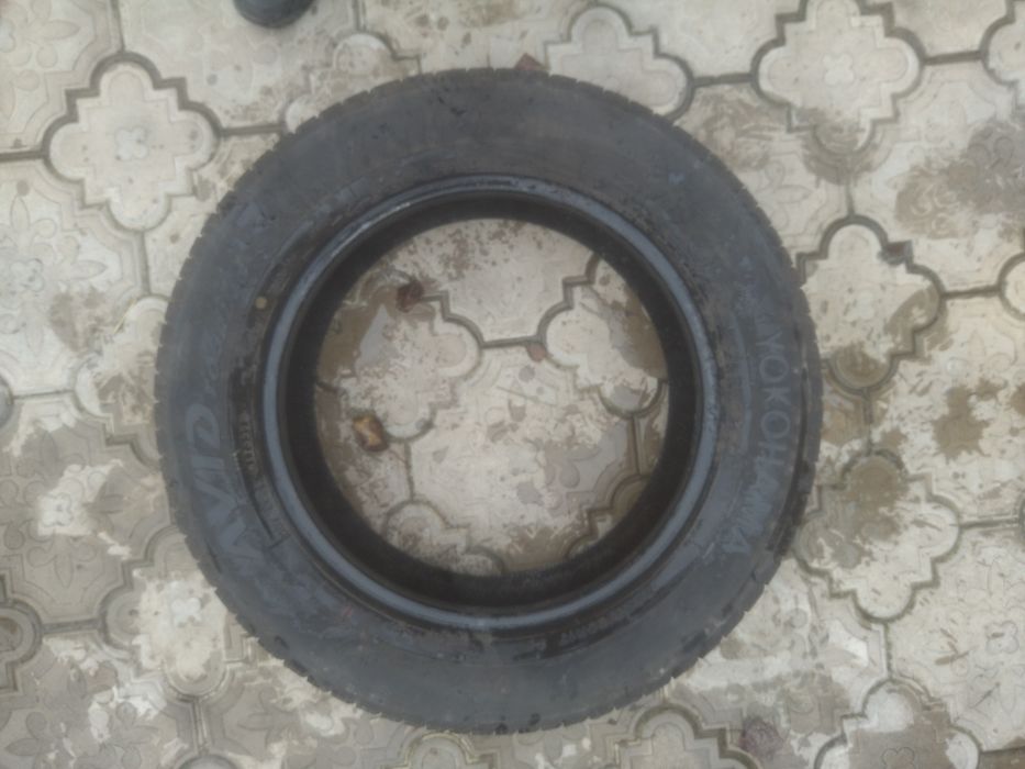 гума на автомобіль