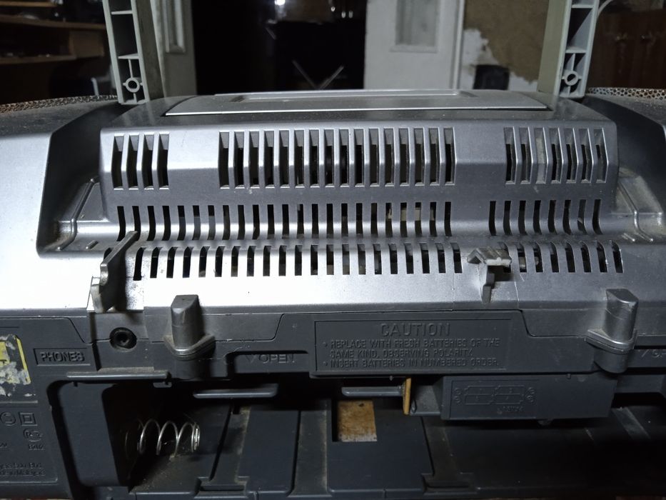 Продам магнитофон Панасоник.