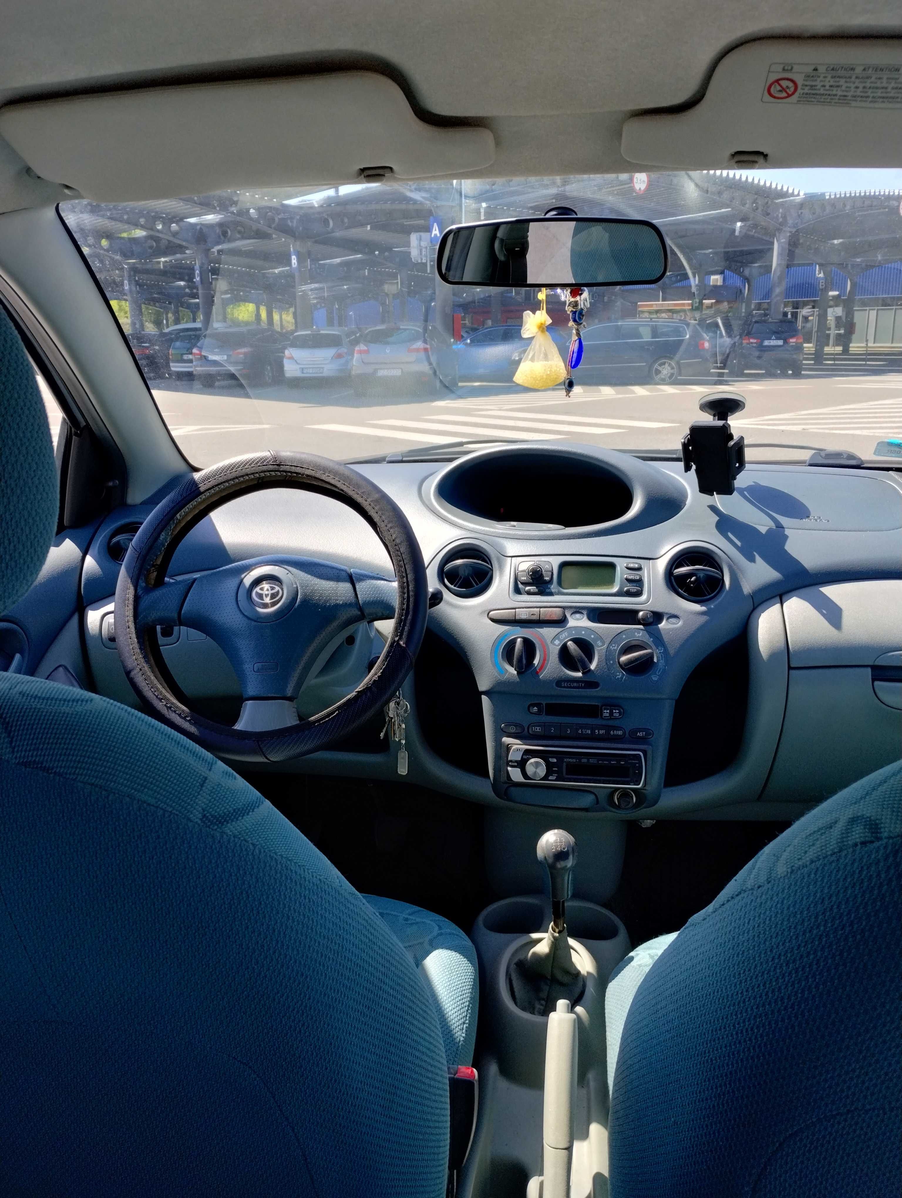 Toyota Yaris 1.0 2000r