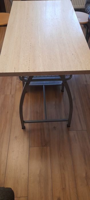 Stół kuchenny używany 2 krzesła 2 taborety