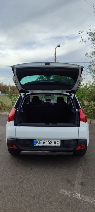 Продам автомобіль Peugeot 3008 Hybrid
