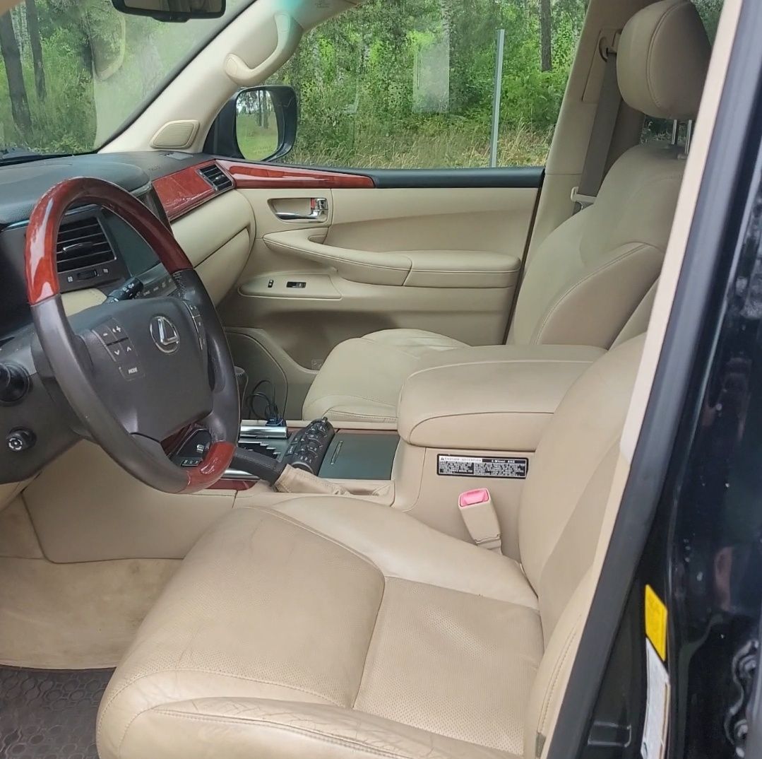 Lexus LX 570  V8 benzyna.bezwypadkowy
