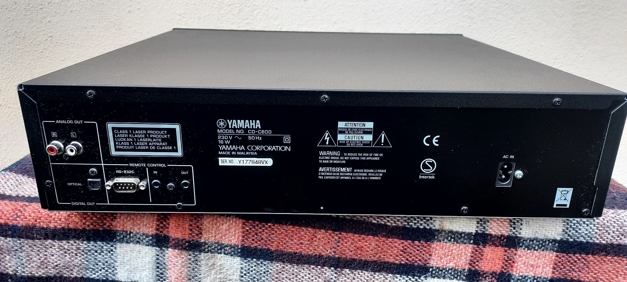 Zmieniarka CD Yamaha CD-C600 z pilotem