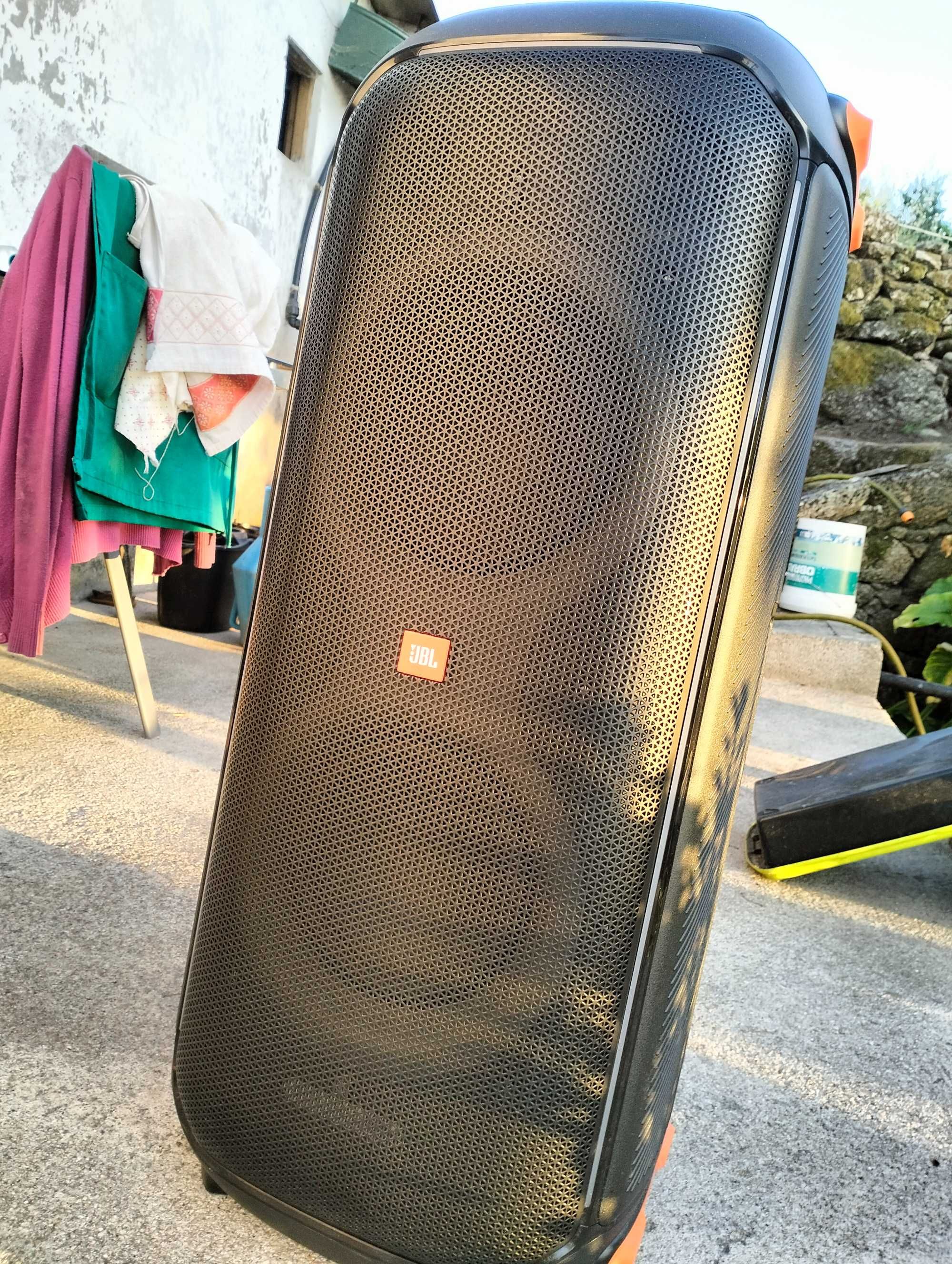 jBL party box 710