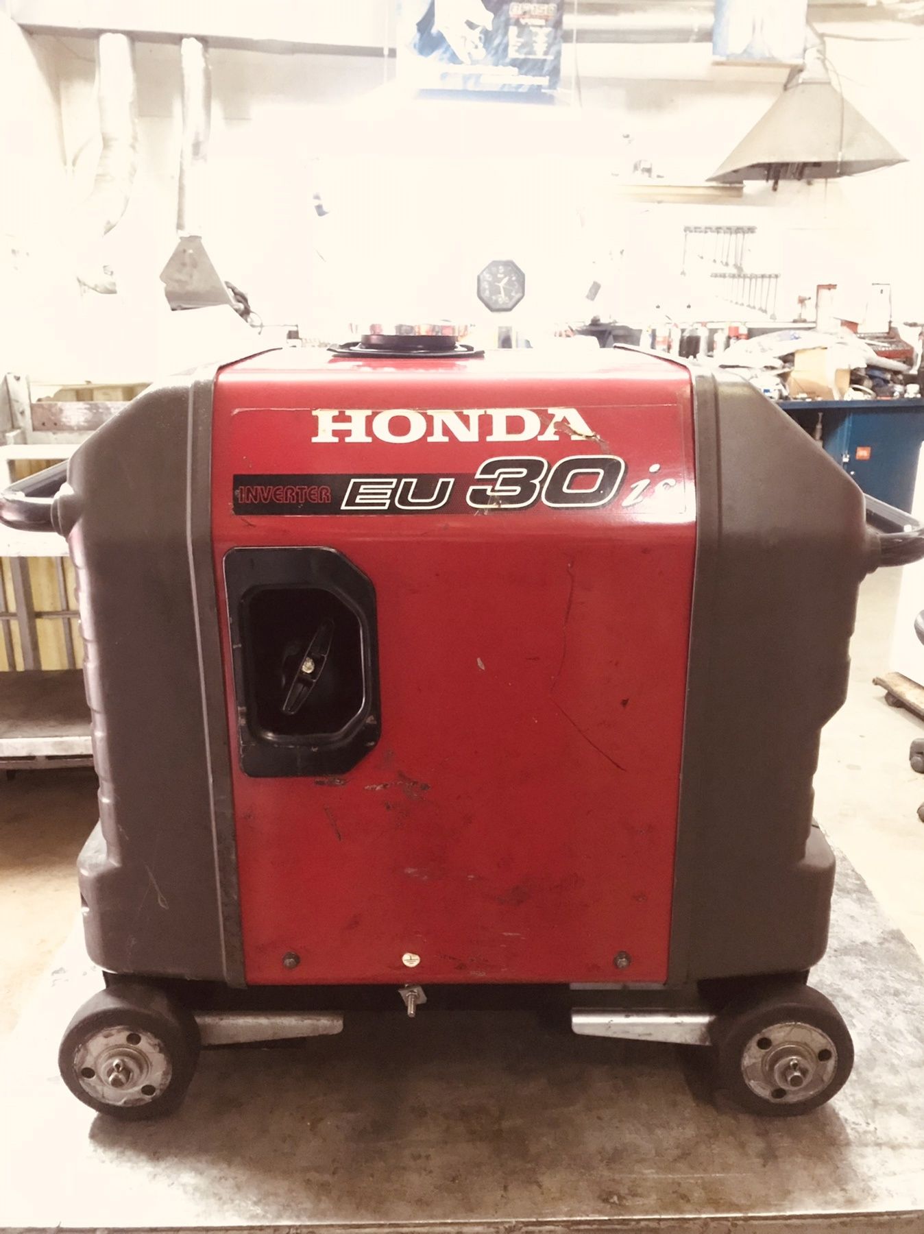 Генератор    Honda EU30