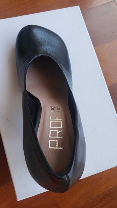 Sapatos Pretos Prof 37 - NOVOS