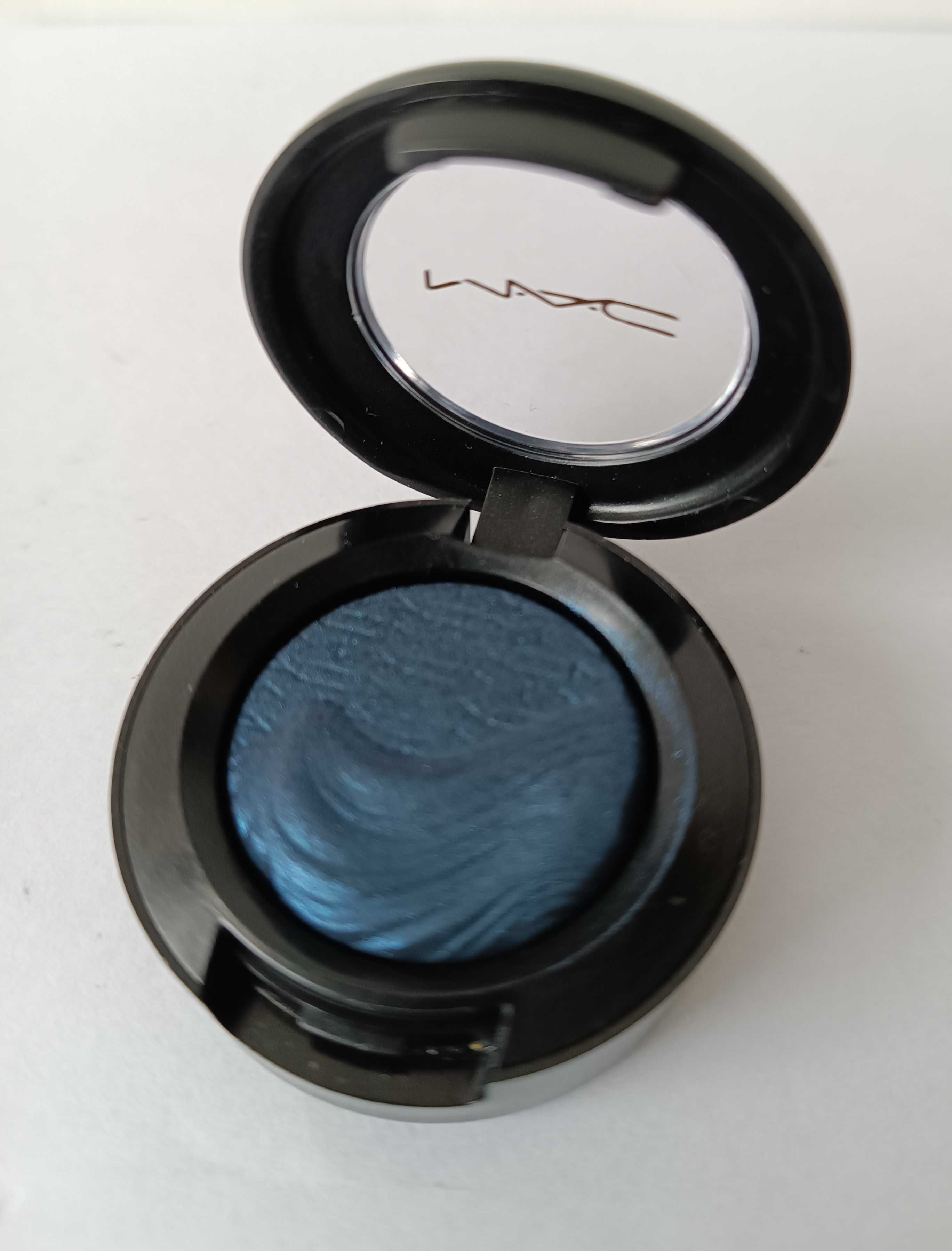 Extra Dimension Eye Shadow MAC Lunar