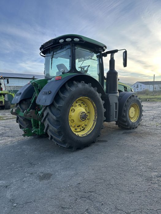 Трактор John Deere 8345R