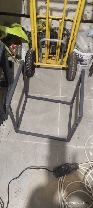 Металевий каркас 450*450*375. Труба 20*20