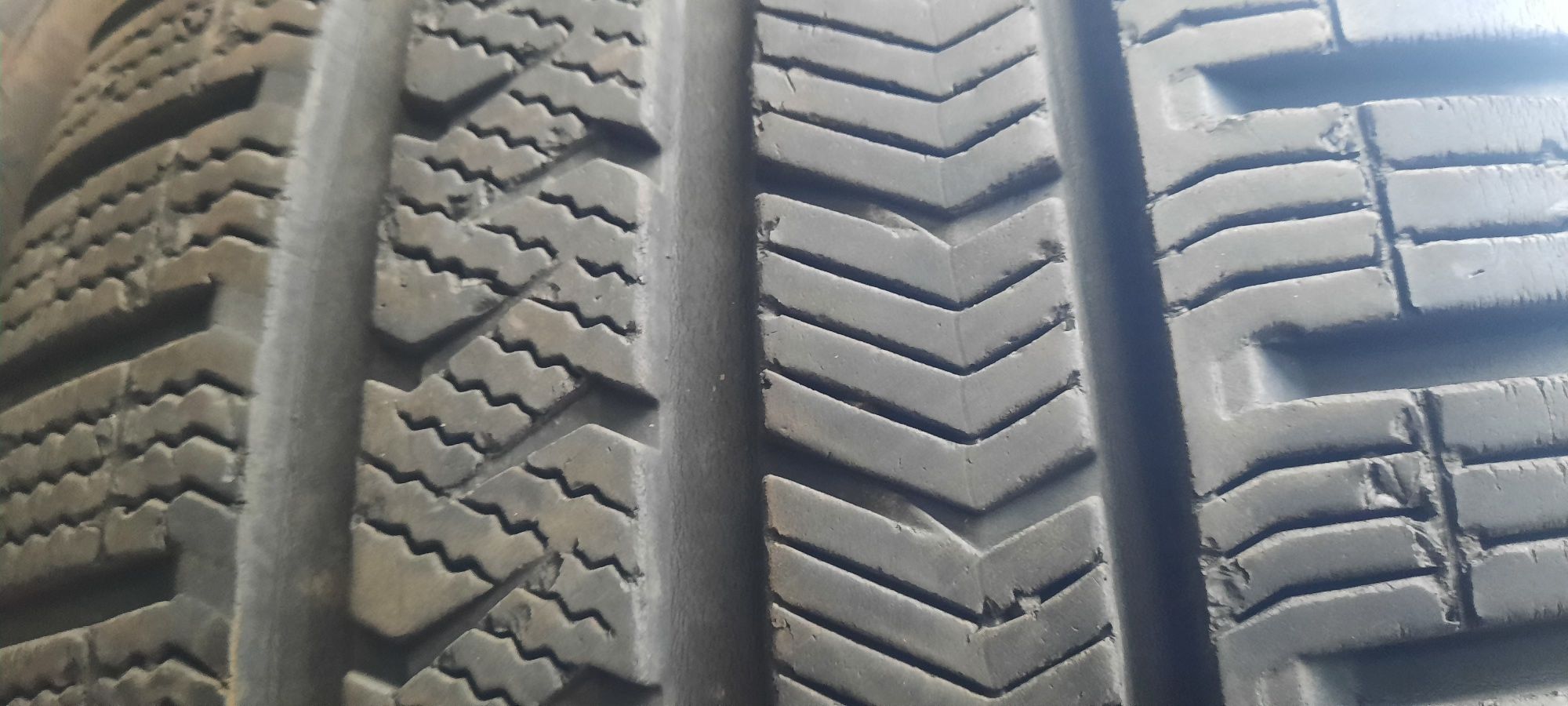 4x opony 225.45R17 VREDESTEIN