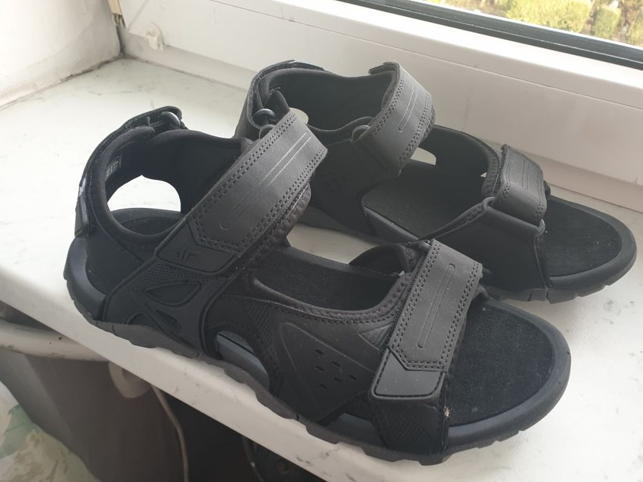 Nowe Sandały męskie 4F rozmiar 42 czarne 4FSS23FSANM027nowe  model
