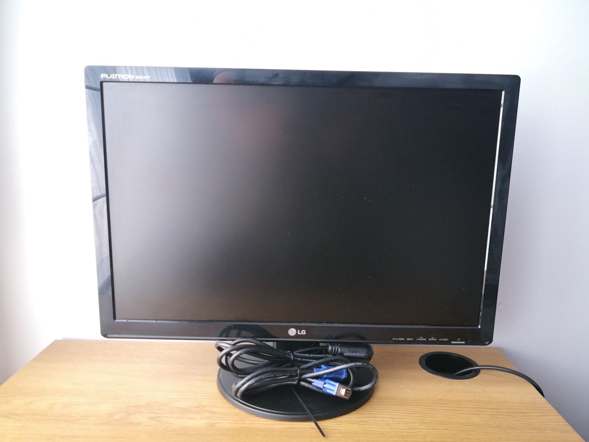 monitor LG 22" LG FLATRON W2242T-pf