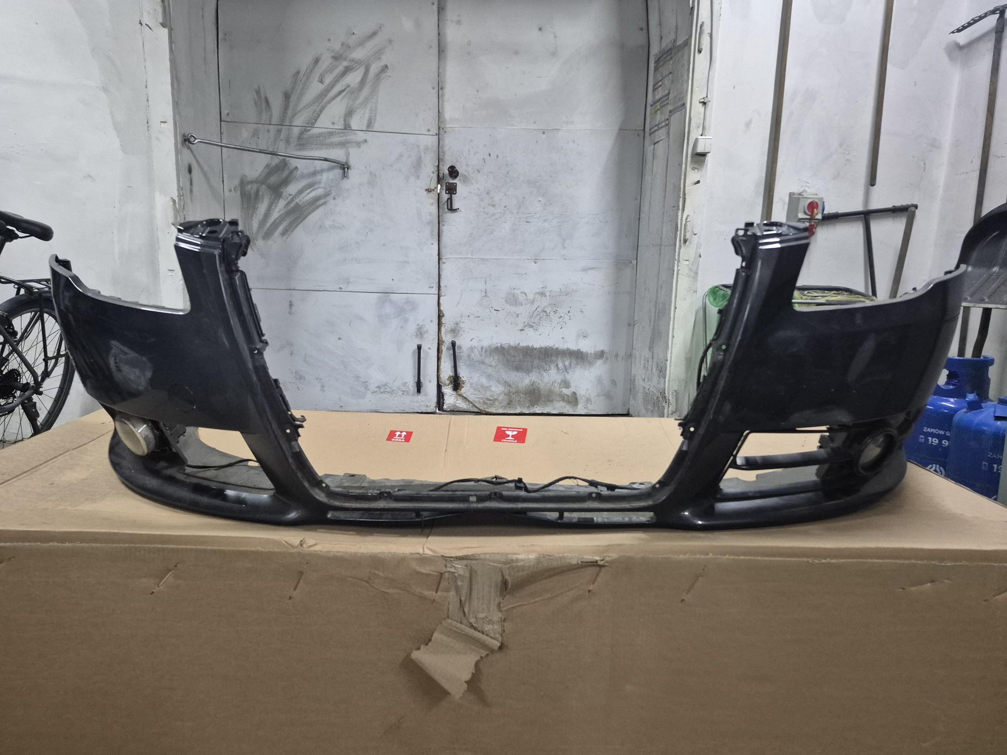 Zderzak przedni audi a4b7 s-line LZ7L