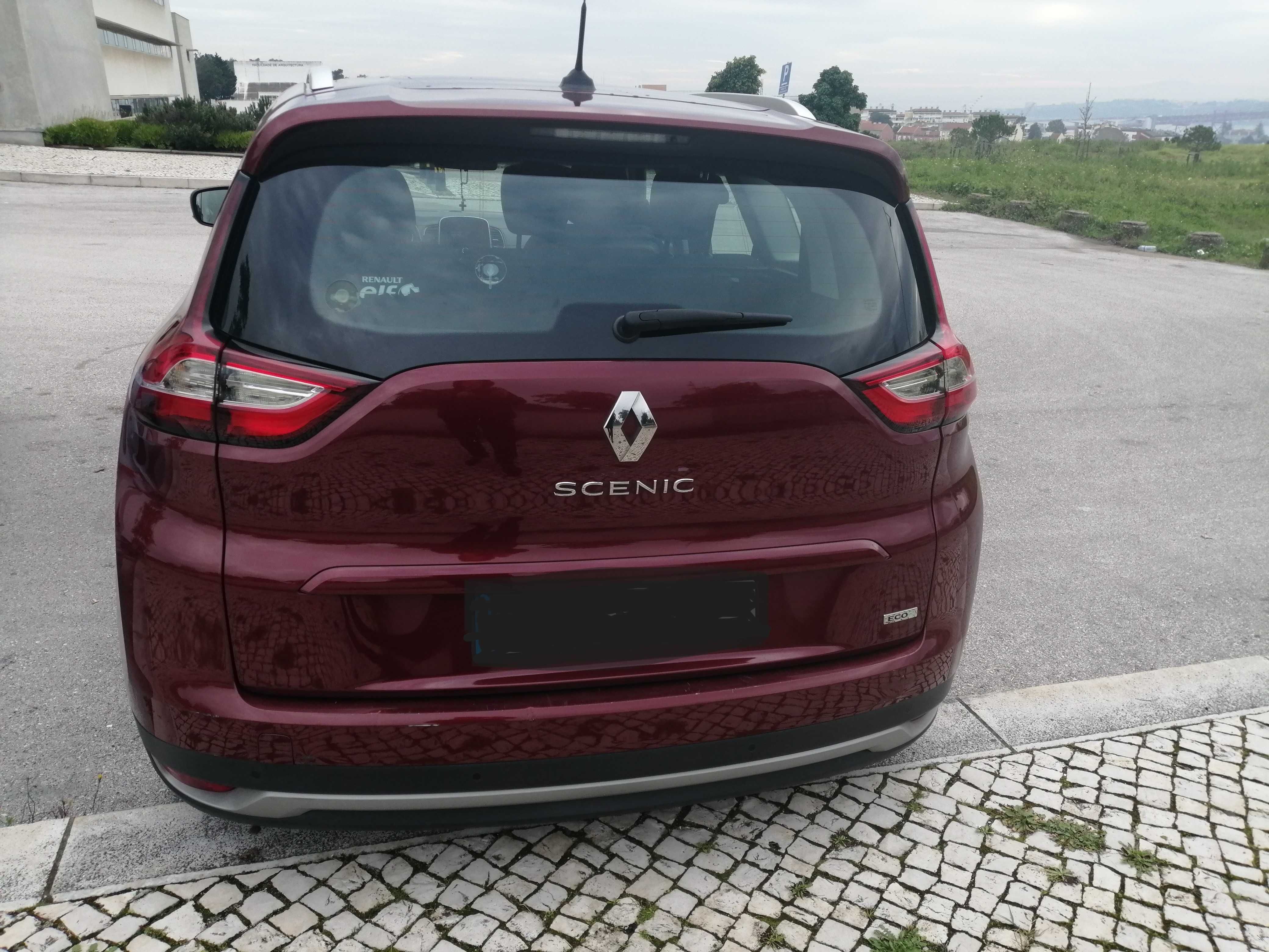 Carrinha pronta para viajar