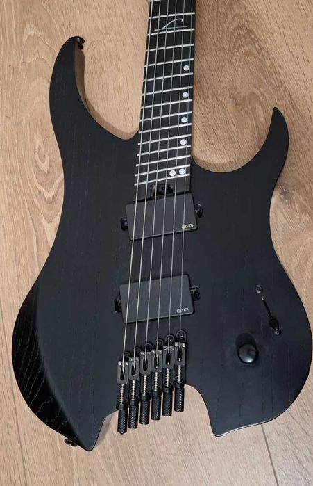 Guitarra Legator Ghost G6FP Multi-Scale Headless EMG 81 85
