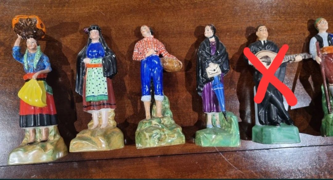 Raras Figuras em Faiança da Fábrica de Sacavem