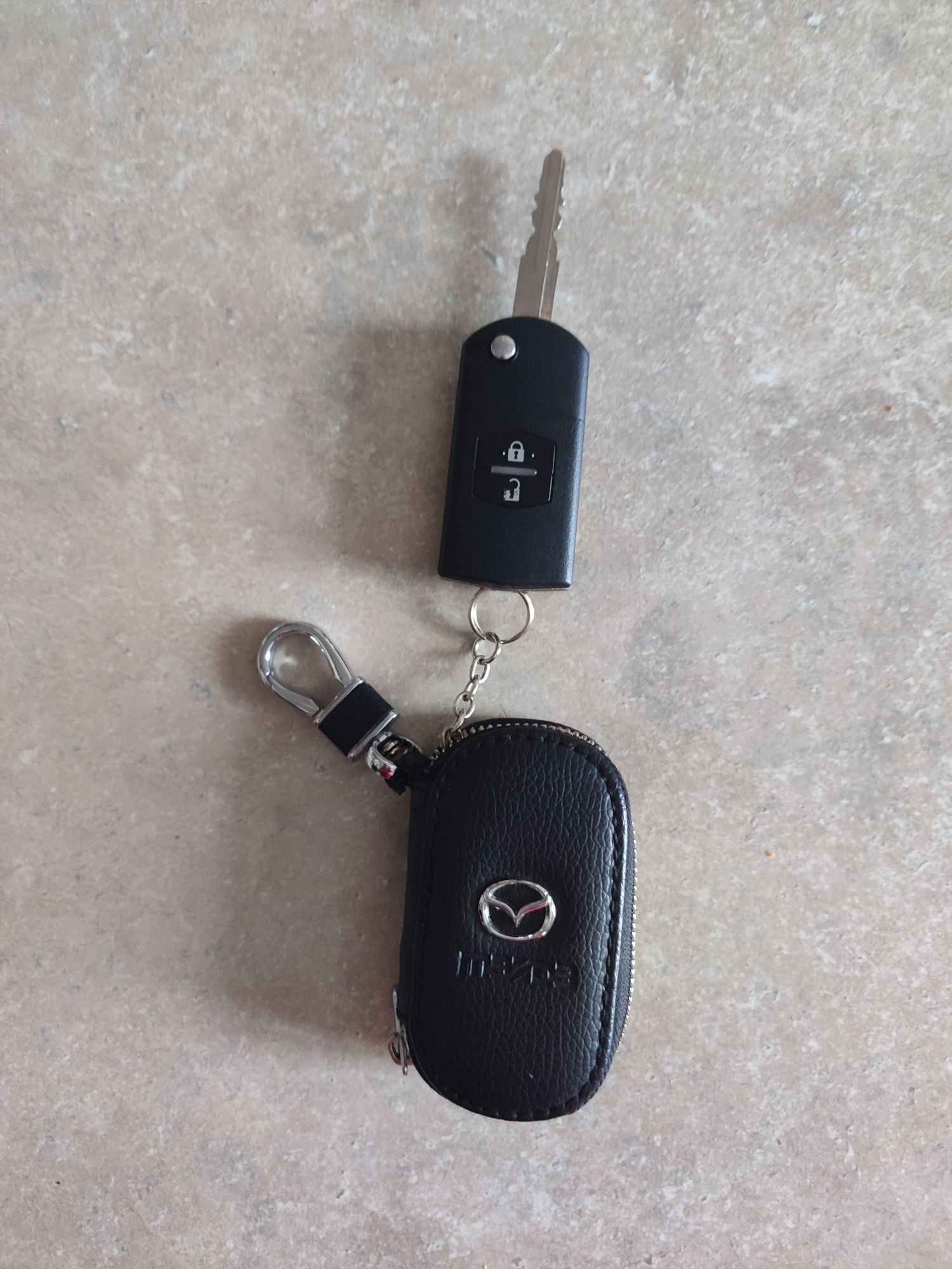 Ключ Mazda 3 ( оригинал )