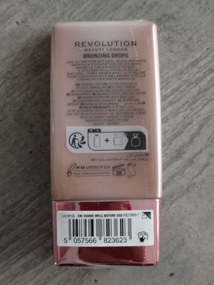 Nowe zapieczetowane krople brązujące light/med Revolution