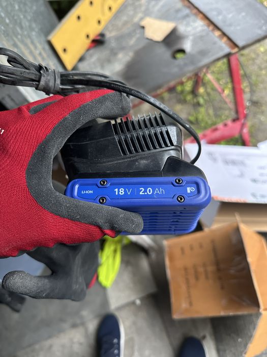 Akomulator  i ladowarka Rawlplug 2Ah