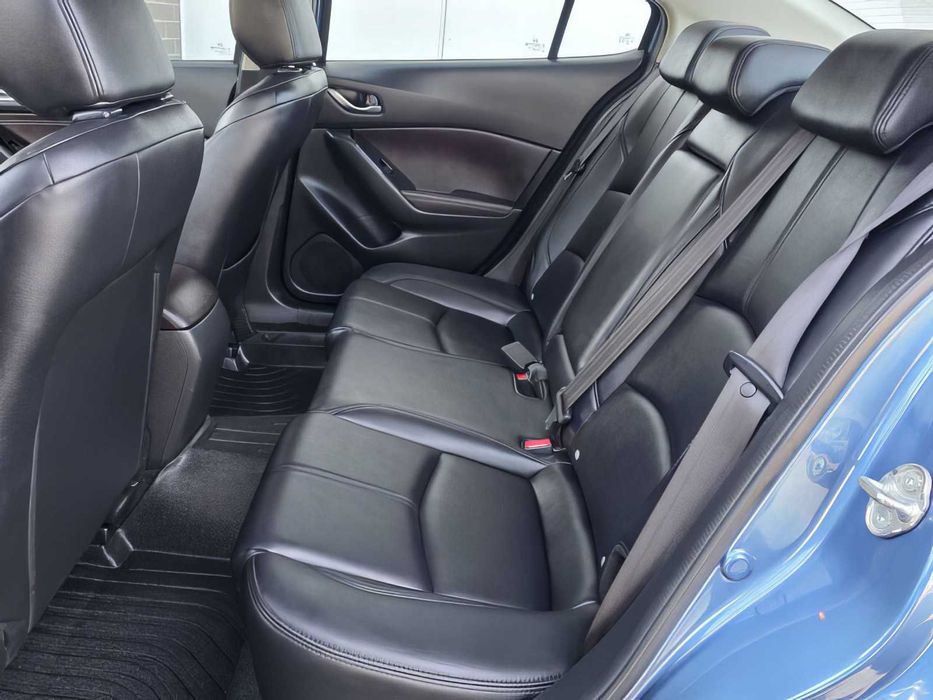 Mazda 3      2017