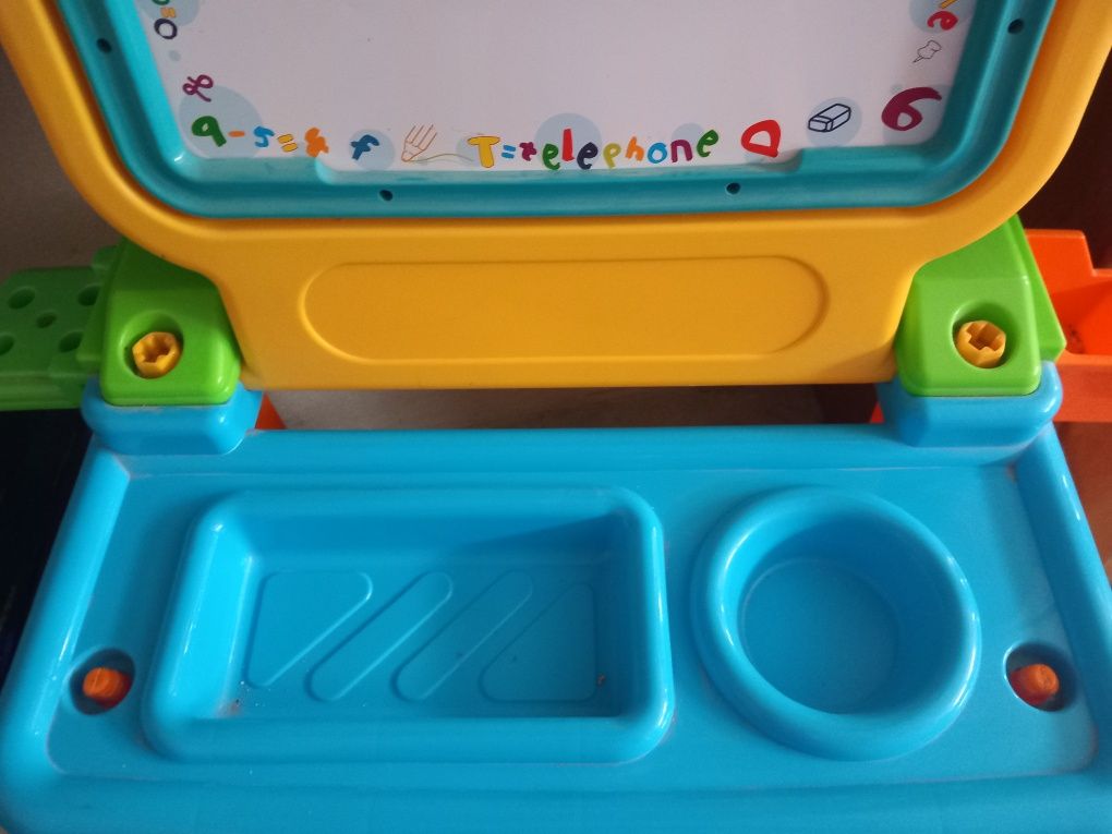 Mesa/Quadro de Brincar Magnético