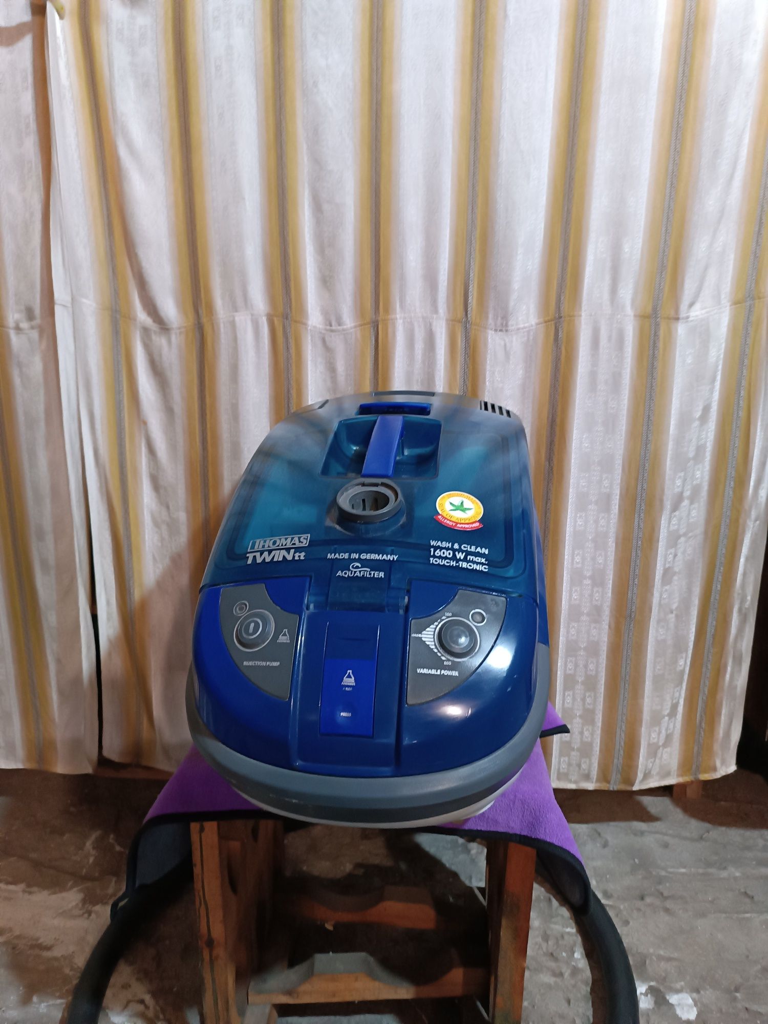 Продам  моющий пылесос Thomas