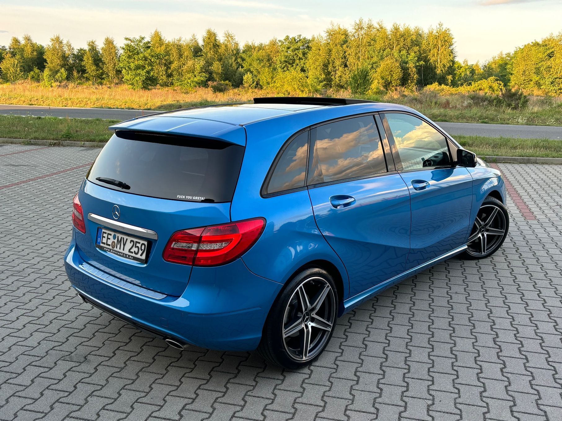 Mercedes-Benz Klasa B Navi Kamera LED Panorama 8 x Alu z Niemiec