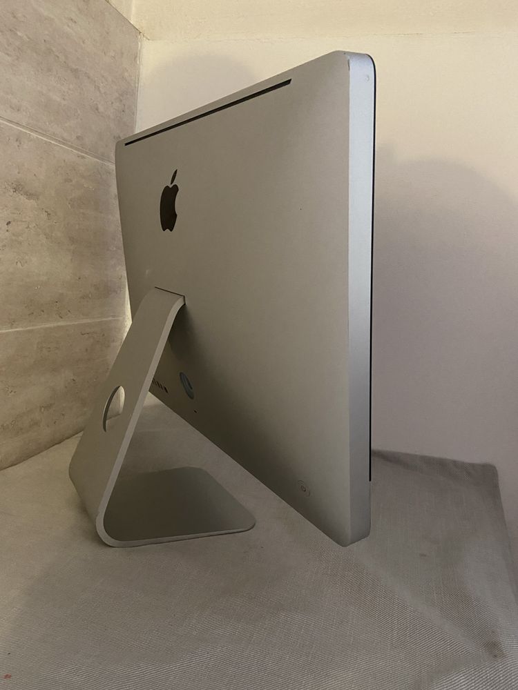 iMac 21.5,  mid 2010