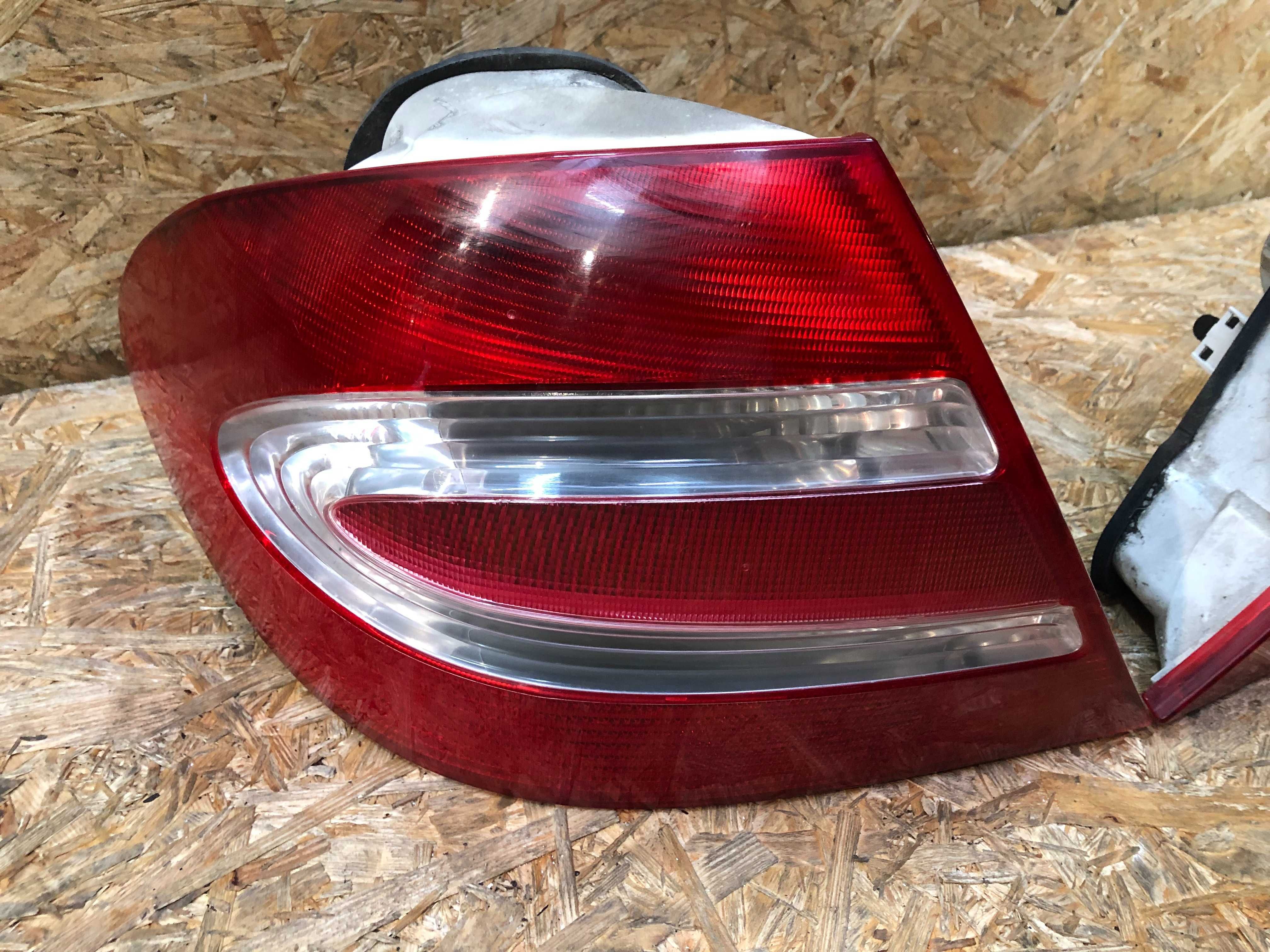 Lampa/reflektor tylny lewy prawy Mercedes Clk W209