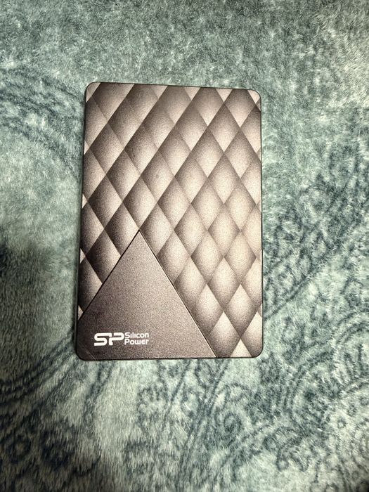 Зовнішній диск 1 тб