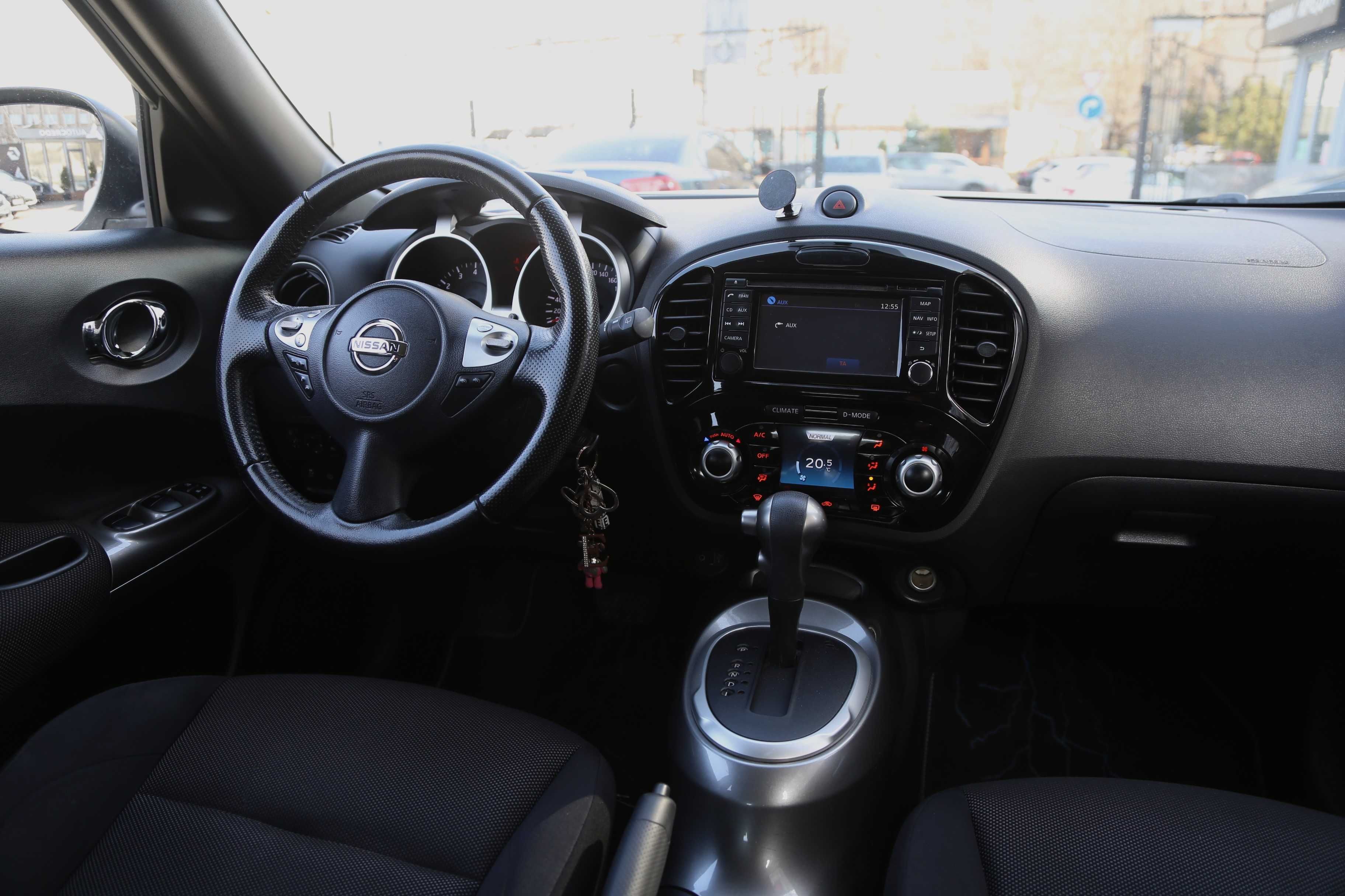 Офійний Nissan Juke 2013 року