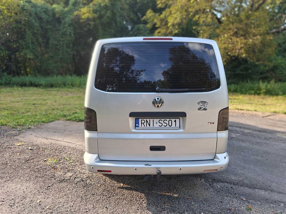 Volkswagen Multivan T5 2005r 2.5TDI Highline