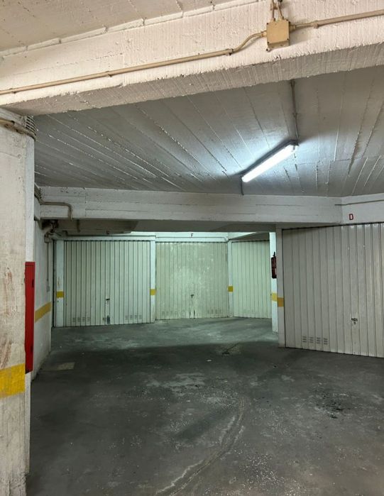 Garagem na Brandoa