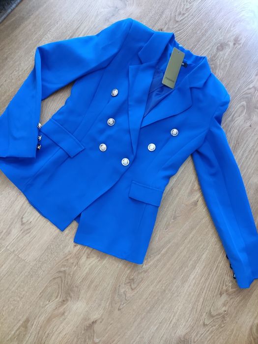 Elegancka marynarka produkcji włoskiej