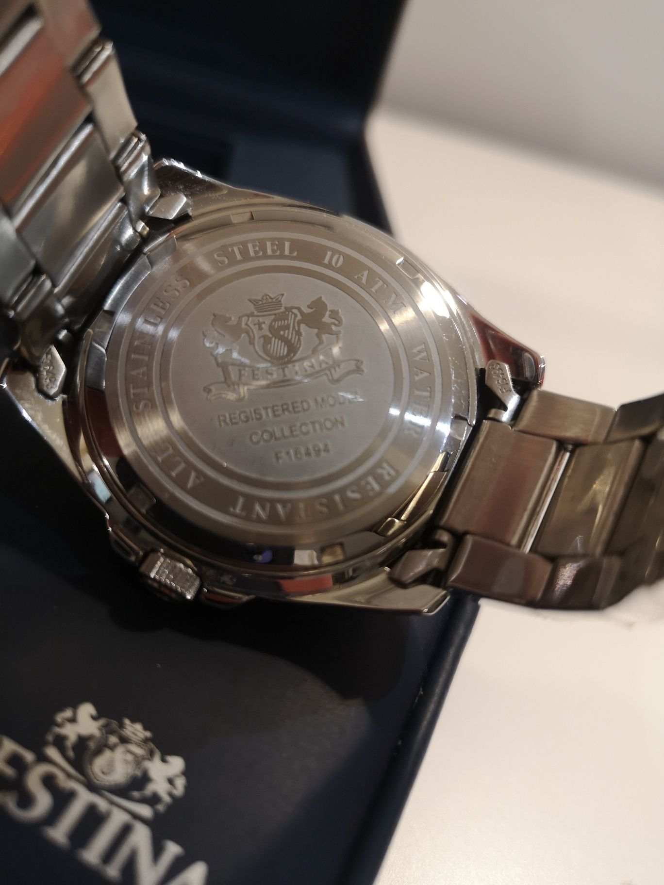 Sprzedam zegarek Festina, model F16494/6