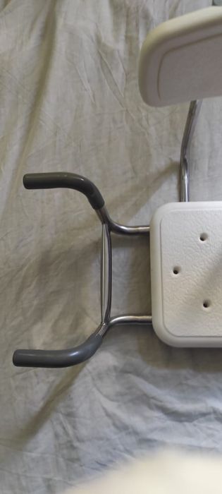 Стілець для ванни зі спинкою, новий, алюмінієвий, регульована ширина.