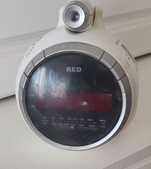 цыфровий лазерний-проектор приймач fm/am +годинник