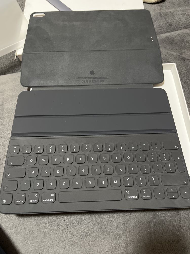 Klawiatura Apple iPad Pro 12,9'' Smart Folio A2039