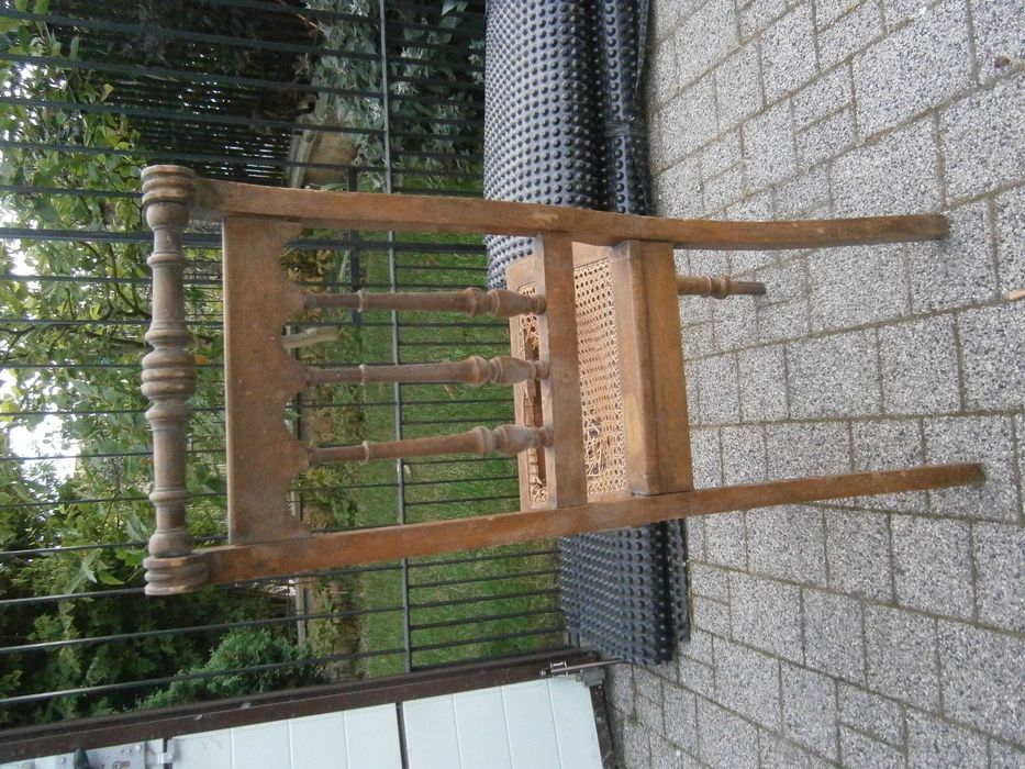 Krzesło zabytkowe vintage loft stare